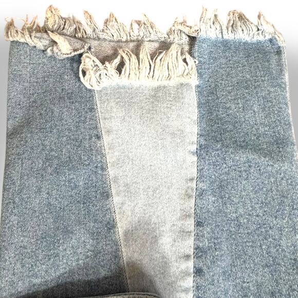 Cello Light Wash Wide Flare Jeans Size 11 Patchwork Panel Raw Hem Y2K Style - Picture 7 of 14